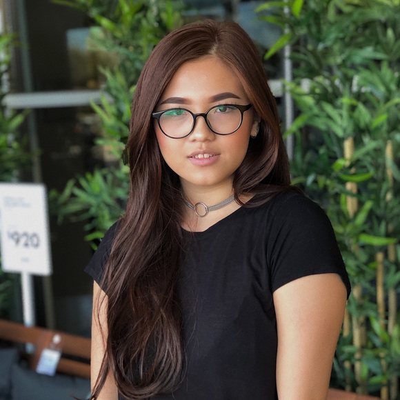 Meet your Posher, Lily - Picture 2 of 4